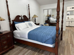 Beautiful Modern Cottage 3bed 3 bath Waterfront home